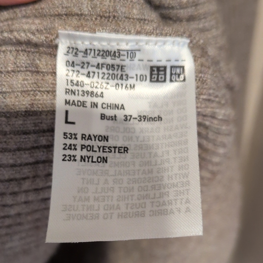 Uniqlo Women's V-Neck Sweater - Brown - Picture 3 of 5